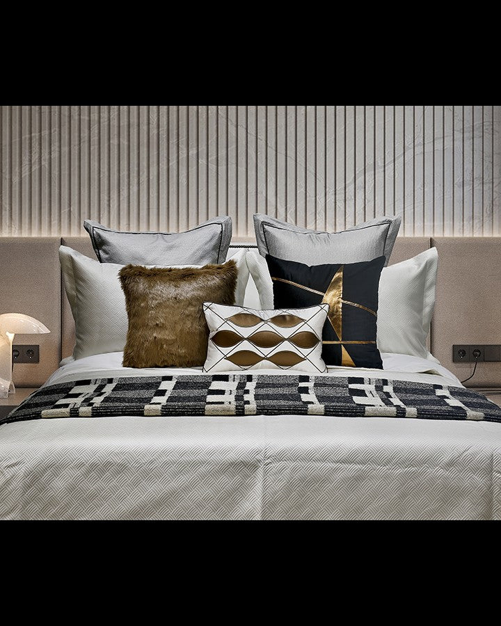 Luxury bed set with pillow