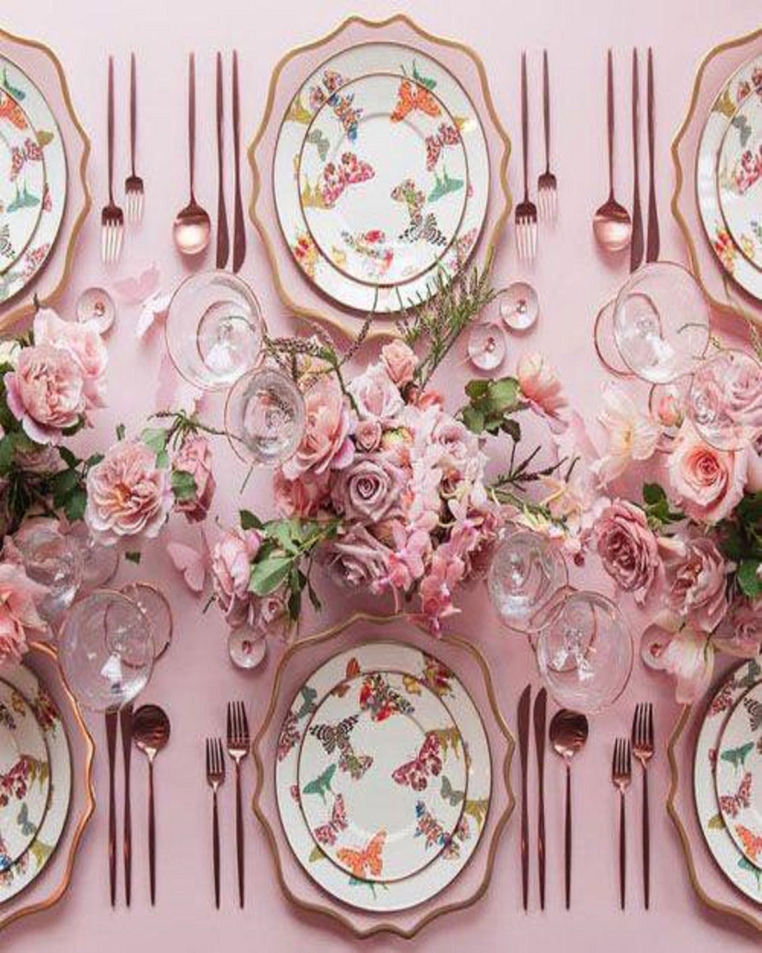 Luxury wedding table arrangement