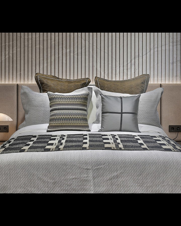 Luxury bed sets with pillow